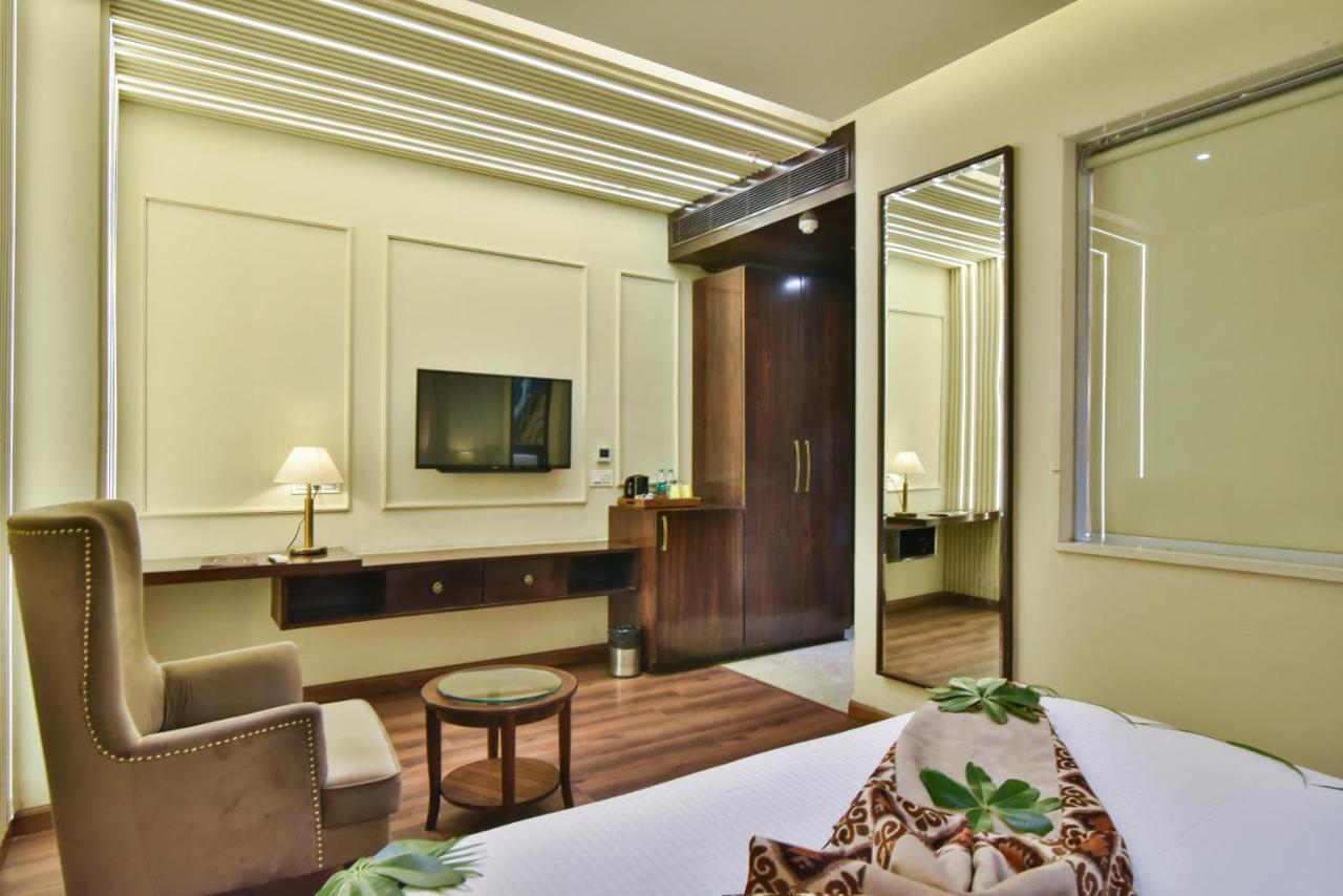 Hotel Br Grand With Nimo Club Amritsar -5 Mint From Golden Temple Eksteriør bilde