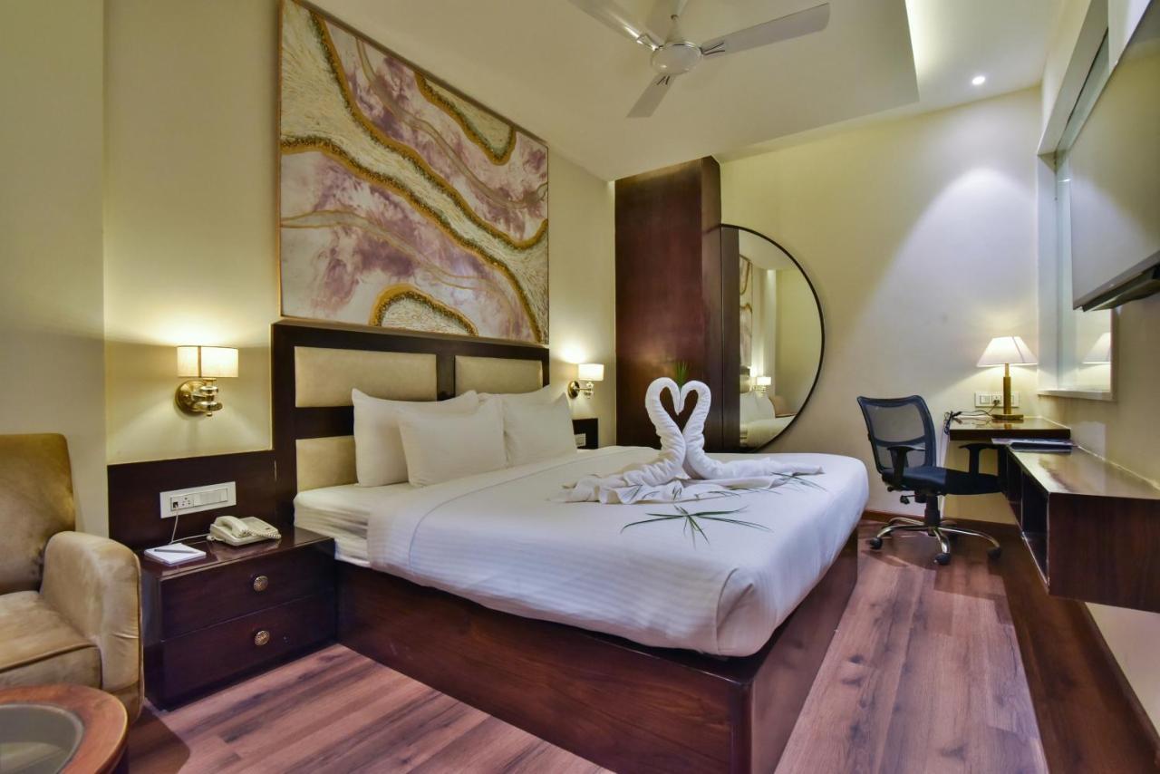 Hotel Br Grand With Nimo Club Amritsar -5 Mint From Golden Temple Eksteriør bilde