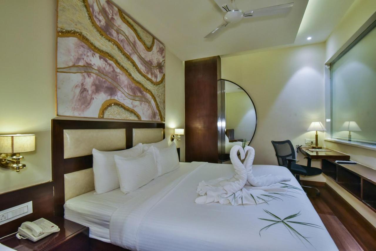Hotel Br Grand With Nimo Club Amritsar -5 Mint From Golden Temple Eksteriør bilde