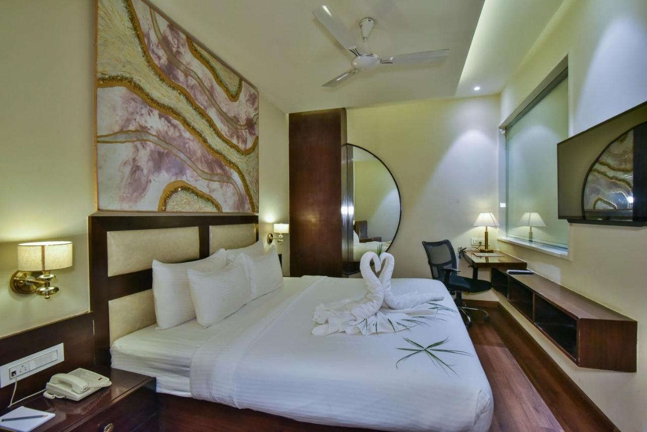 Hotel Br Grand With Nimo Club Amritsar -5 Mint From Golden Temple Eksteriør bilde